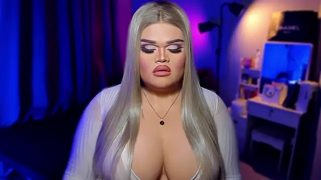 KarolinaThompson online show from 13, 12, 2024