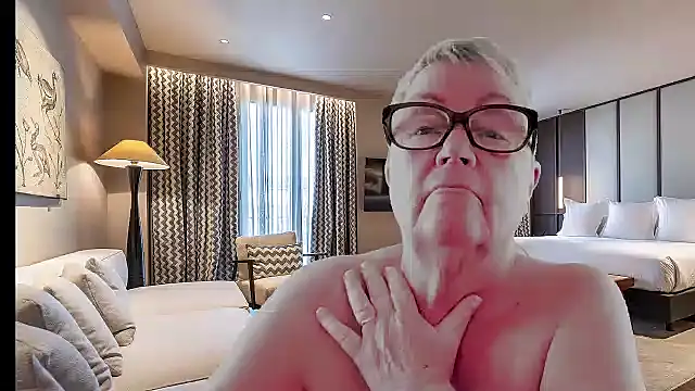 GrannyChrissy68 online show from 9, 1, 2026