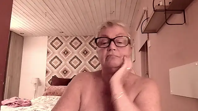 GrannyChrissy68 online show from 1, 3, 2026