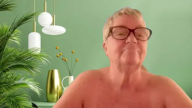 GrannyChrissy68 online show from 24, 3, 2026
