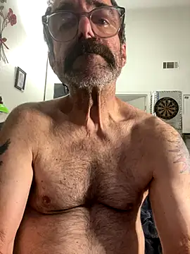 Snapshot of Trainee2Bpeed chatting on 28, 10, 2025 Trainee2Bpeed online show from 28, 10, 2025