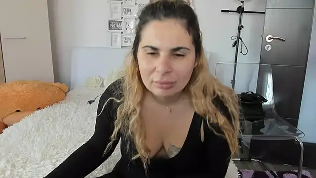 Snapshot of sweetemy4u chatting on 6, 1, 2025 sweetemy4u online show from 6, 1, 2025