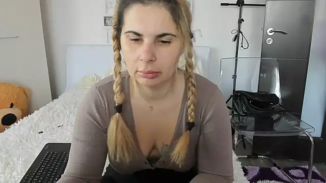 Snapshot of sweetemy4u chatting on 9, 1, 2025 sweetemy4u online show from 9, 1, 2025