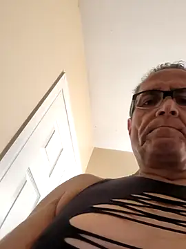 bobby69cock online show from 16, 11, 2025