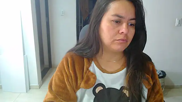 Ixchel Anaid online show from 9, 10, 2025