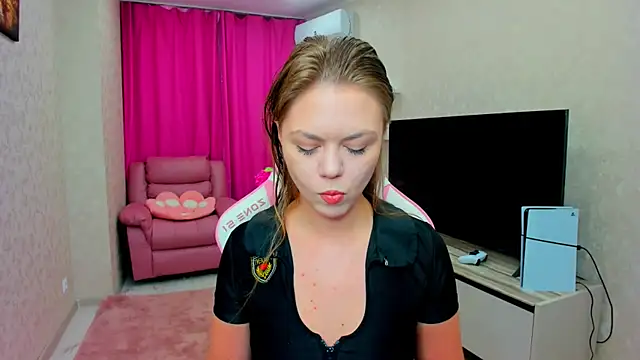 Strawberrye online show from 2, 3, 2026