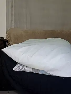 Snapshot of estrella_tasty chatting on 14, 9, 2025 estrella tasty online show from 14, 9, 2025