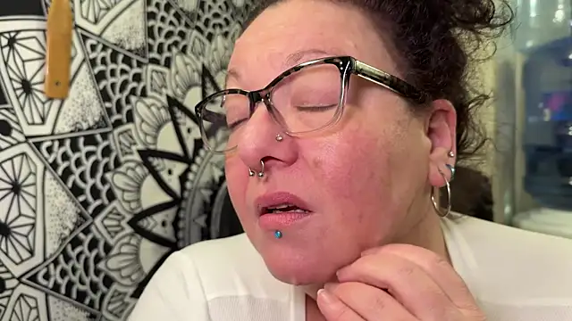 Snapshot of Miss_Phat_Booty chatting on 17, 11, 2025 Miss Phat Booty online show from 17, 11, 2025