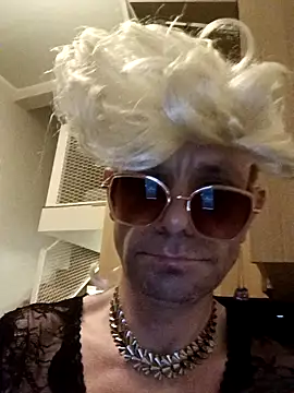 Snapshot of Pauline41 chatting on 28, 10, 2025 Pauline41 online show from 28, 10, 2025