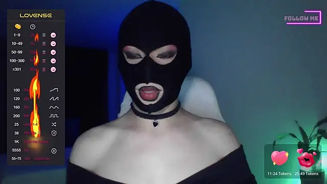 Snapshot of Bigfemblue chatting on 17, 11, 2025 Bigfemblue online show from 17, 11, 2025