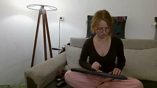 little-leni online show from 20, 9, 2025