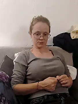 little-leni online show from 10, 10, 2025