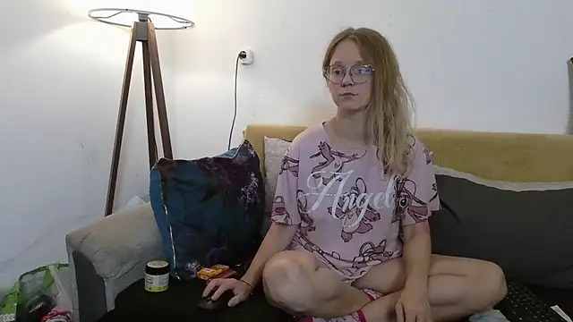 little-leni online show from 4, 11, 2025