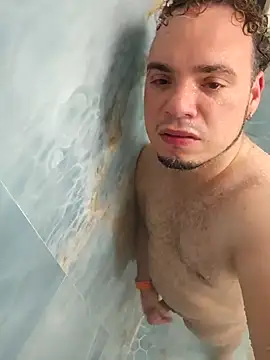 Snapshot of latinoflpr chatting on 3, 10, 2025 latinoflpr online show from 3, 10, 2025