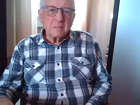 johnjohn622662 online show from 8, 4, 2026