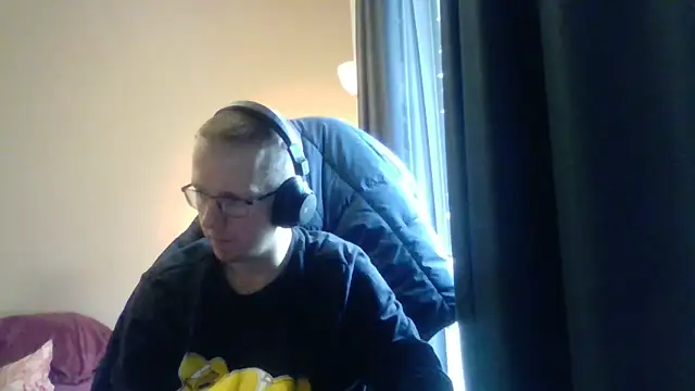 Snapshot of David250692 chatting on 29, 10, 2025 David250692 online show from 29, 10, 2025