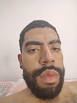 Snapshot of Aroon_Stonne chatting on 16, 12, 2025 Aroon Stonne online show from 16, 12, 2025