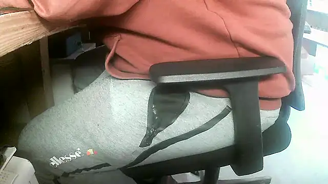 Snapshot of Cygnus58topchef chatting on 16, 12, 2025 Cygnus58topchef online show from 16, 12, 2025