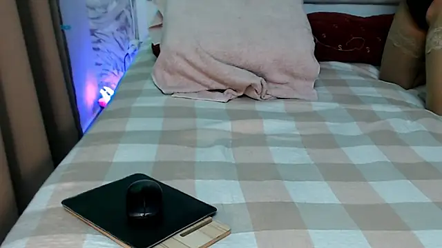 Asianholes online show from 25, 2, 2026