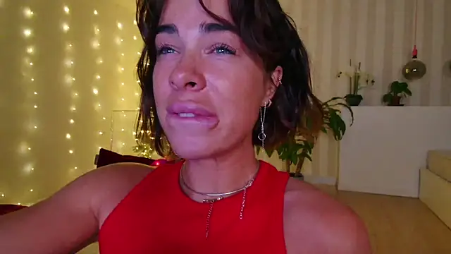 girl nextd00r online show from 16, 1, 2025