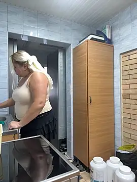 Snapshot of SabinaSweety chatting on 29, 9, 2025 SabinaSweety online show from 29, 9, 2025