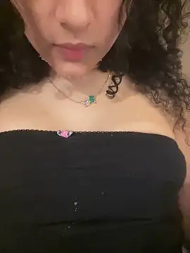 Snapshot of miaoberoi chatting on 3, 12, 2024 miaoberoi online show from 3, 12, 2024