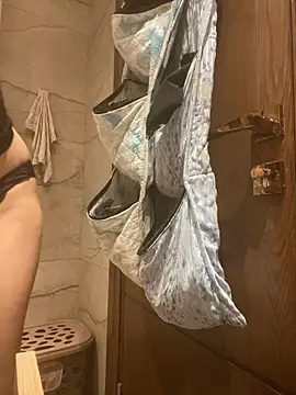 Snapshot of miaoberoi chatting on 6, 12, 2024 miaoberoi online show from 6, 12, 2024