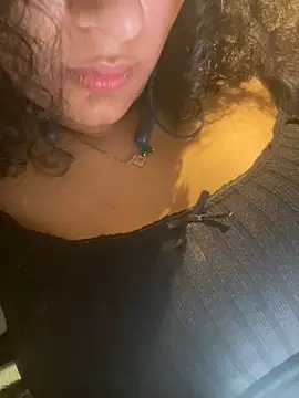 Snapshot of miaoberoi chatting on 7, 12, 2024 miaoberoi online show from 7, 12, 2024