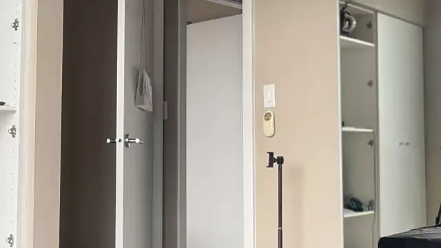 MikyFoxx online show from 25, 9, 2025