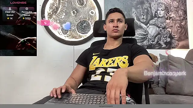 Snapshot of BenjaminCooperk chatting on 11, 11, 2025 BenjaminCooperk online show from 11, 11, 2025