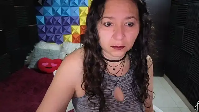 Snapshot of katifoxx chatting on 27, 10, 2025 katifoxx online show from 27, 10, 2025