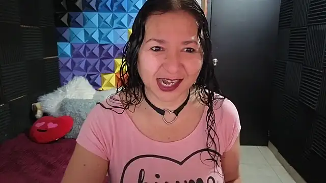 Snapshot of katifoxx chatting on 19, 12, 2025 katifoxx online show from 19, 12, 2025