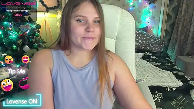 Snapshot of VinnaSky chatting on 13, 12, 2024 VinnaSky online show from 13, 12, 2024