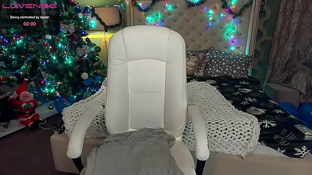 Snapshot of VinnaSky chatting on 22, 12, 2024 VinnaSky online show from 22, 12, 2024