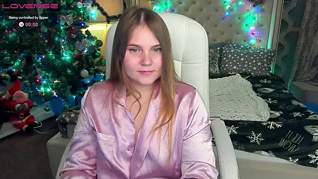 Snapshot of VinnaSky chatting on 23, 12, 2024 VinnaSky online show from 23, 12, 2024