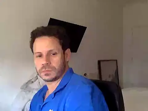 Snapshot of FelipeRiver chatting on 1, 10, 2025 FelipeRiver online show from 1, 10, 2025