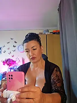 Snapshot of Hotangel75 chatting on 4, 10, 2025 Hotangel75 online show from 4, 10, 2025