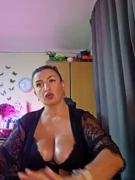 Snapshot of Hotangel75 chatting on 5, 10, 2025 Hotangel75 online show from 5, 10, 2025