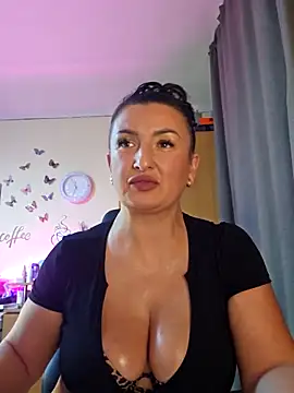 Snapshot of Hotangel75 chatting on 8, 10, 2025 Hotangel75 online show from 8, 10, 2025
