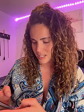 Clara-xoxo online show from 22, 5, 2026