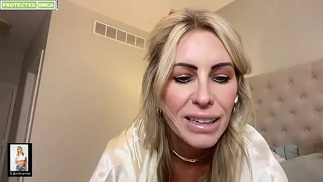 Snapshot of JordynGrange chatting on 12, 2, 2025 JordynGrange online show from 12, 2, 2025