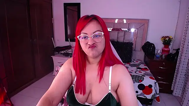 salomecastro  online show from 4, 2, 2025
