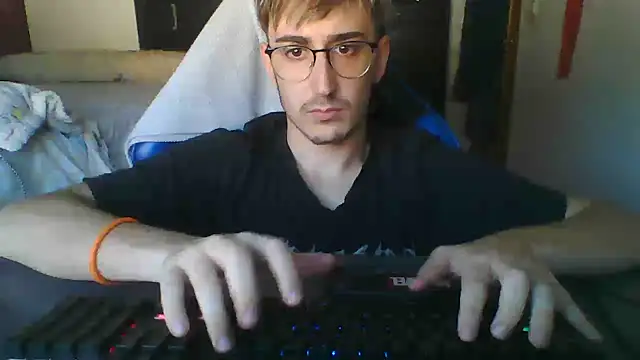 Troycm online show from 4, 10, 2025