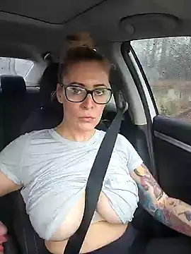 Snapshot of HollyTattoo chatting on 28, 12, 2024 HollyTattoo online show from 28, 12, 2024