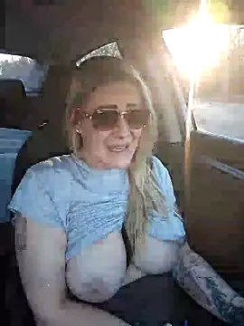 Snapshot of HollyTattoo chatting on 26, 2, 2025 HollyTattoo online show from 26, 2, 2025