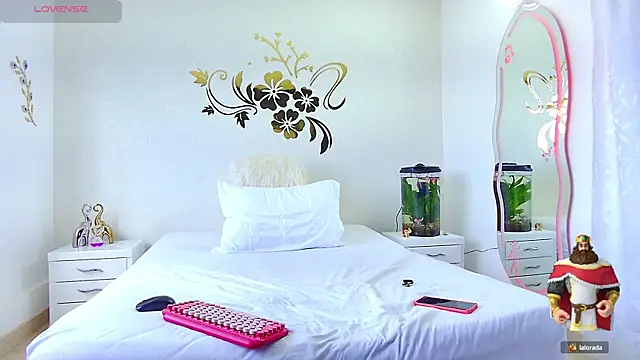 MarcelaFlores online show from 8, 11, 2025