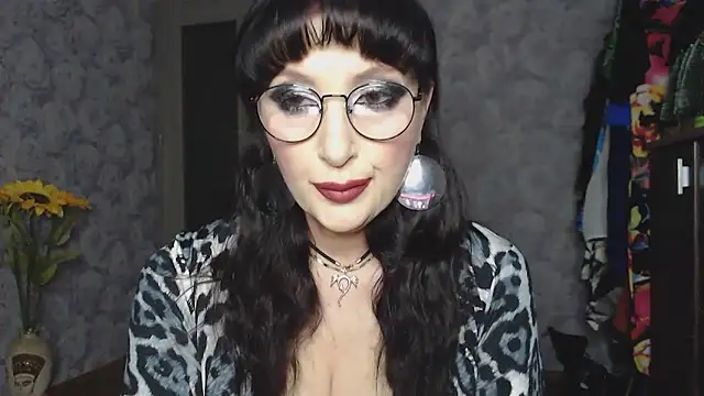 Aziza1 online show from 2, 2, 2025