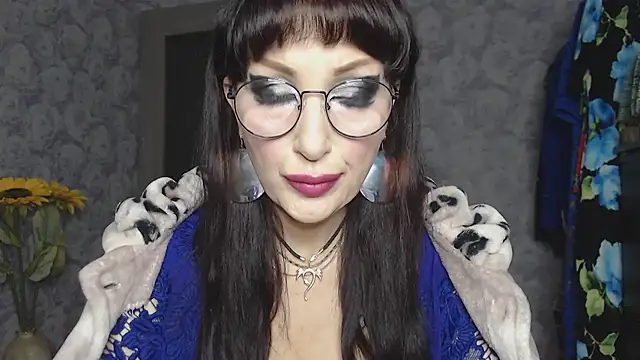 Snapshot of Aziza1 chatting on 7, 11, 2025 Aziza1 online show from 7, 11, 2025