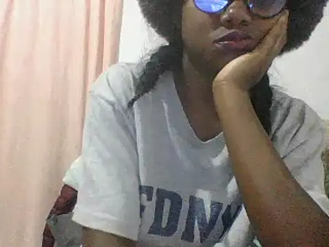 Snapshot of Hamie_sexy chatting on 15, 10, 2025 Hamie sexy online show from 15, 10, 2025