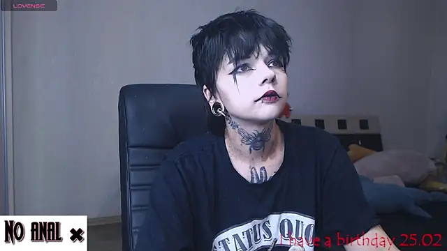 Snapshot of Dark__Elf chatting on 3, 2, 2025 Dark Elf online show from 3, 2, 2025